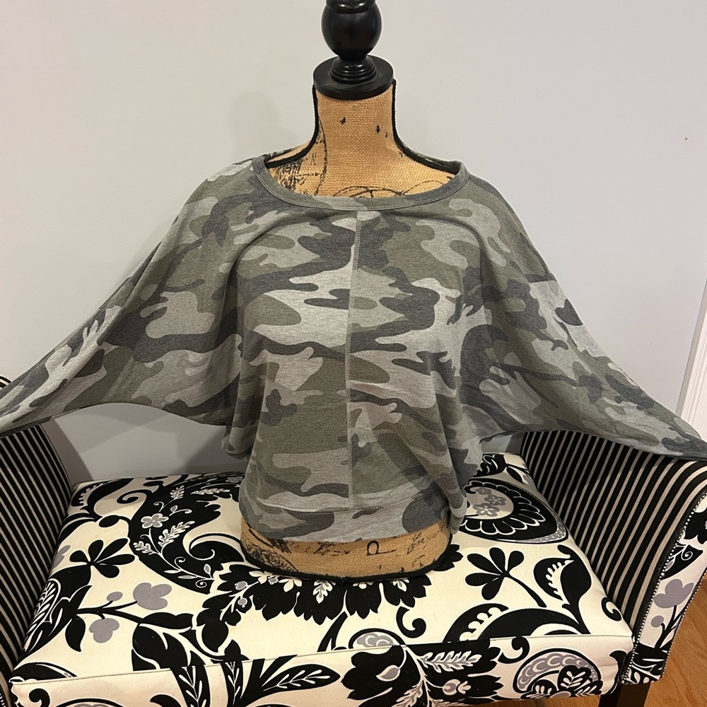 Cyrus Gray Knit Top camo
